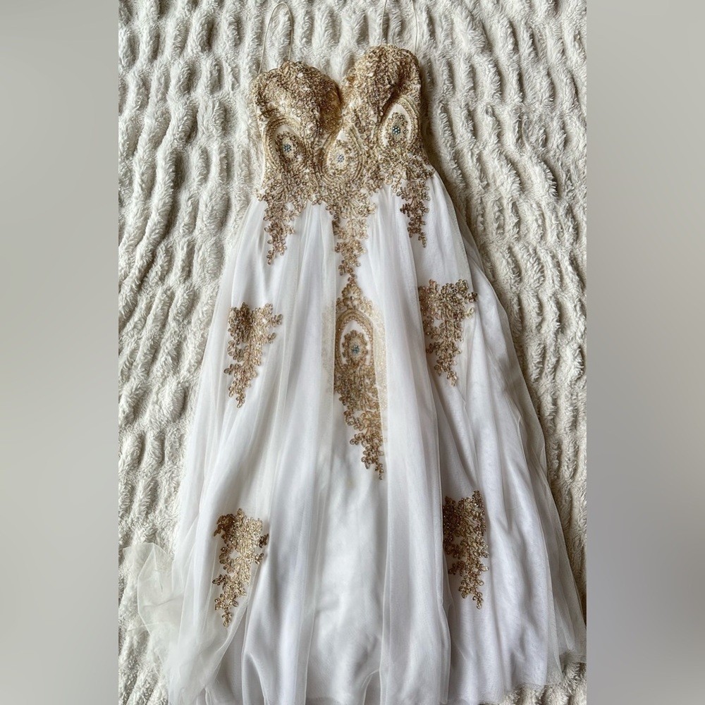 ELEGANT PRINCESS PROM DRESS - Picture 7 of 13